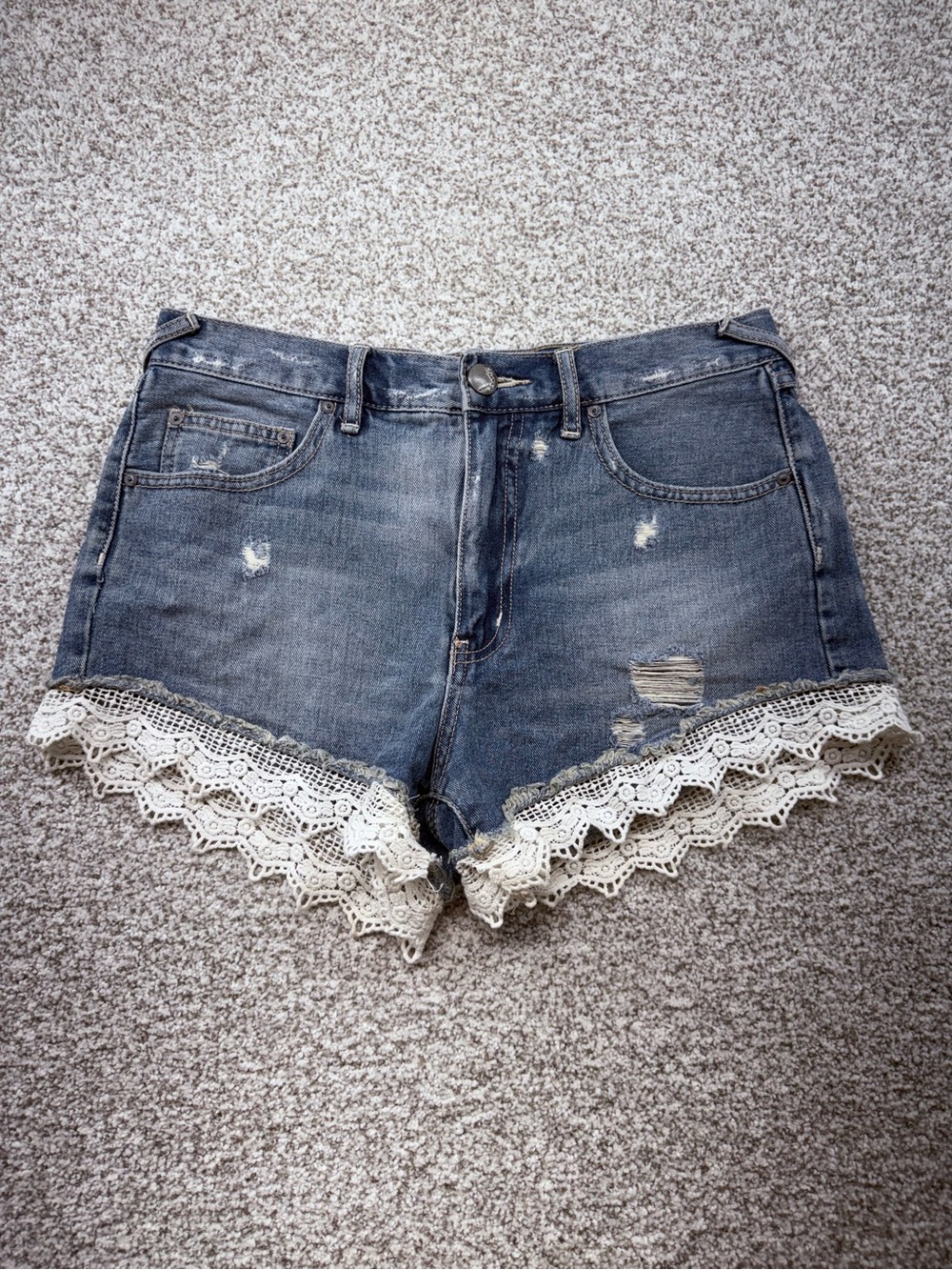 Women's Free People Distressed Crochet Lace‎ Hem Denim Blue Jean Shorts Size 27